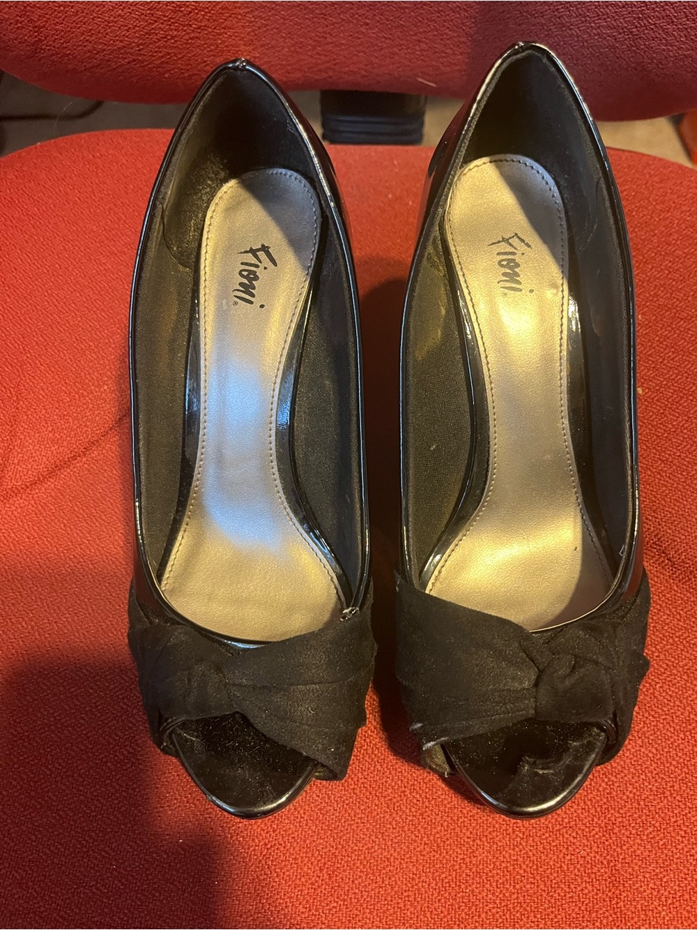 FIONI  Black Peep-Toe Knot Pumps. Suede & Patent Leather 4”Heels 6.5W